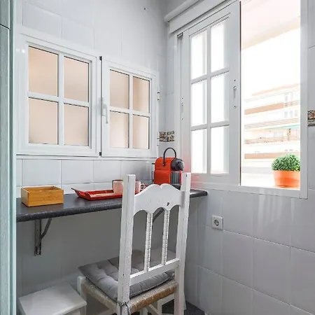 Un Respiro En Playa Victoria 1 Hab Y Salon Con Sofa Cama Daire Cadiz