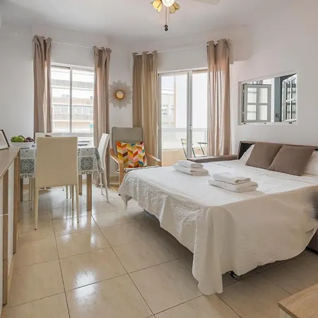 Un Respiro En Playa Victoria 1 Hab Y Salon Con Sofa Cama Cadiz