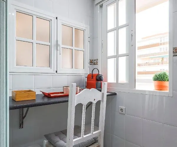 Un Respiro En Playa Victoria 1 Hab Y Salon Con Sofa Cama Апартаменты Кадис