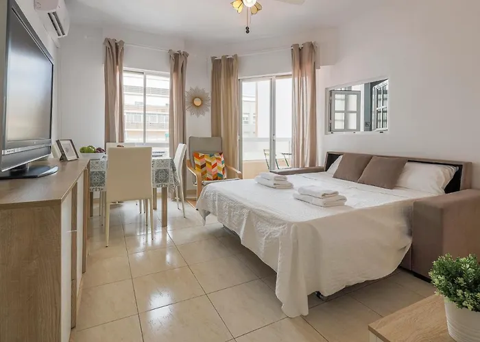 Un Respiro En Playa Victoria 1 Hab Y Salon Con Sofa Cama Кадис