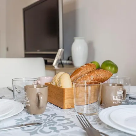 Un Respiro En Playa Victoria 1 Hab Y Salon Con Sofa Cama Cadiz